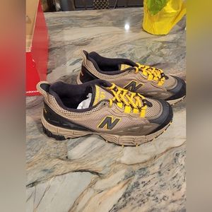 NWT New Balance Size 8.5 D All Terrain Hiking Shoes